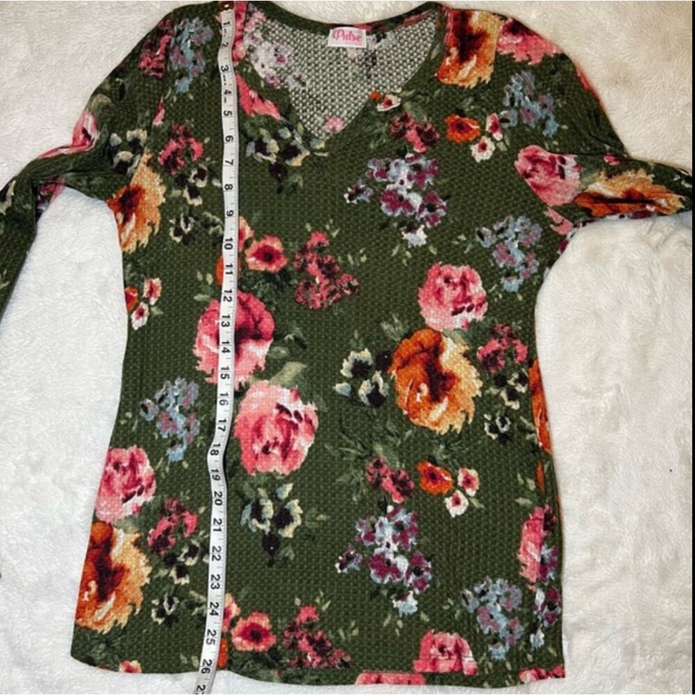 Green Pink Floral Print Waffle Knit Long Sleeve V-Neck Top Women’s Size Large - Picture 4 of 10